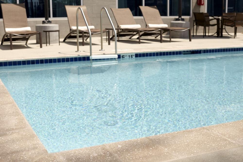 Hyatt Place Chantilly Dulles Airport South Exterior photo