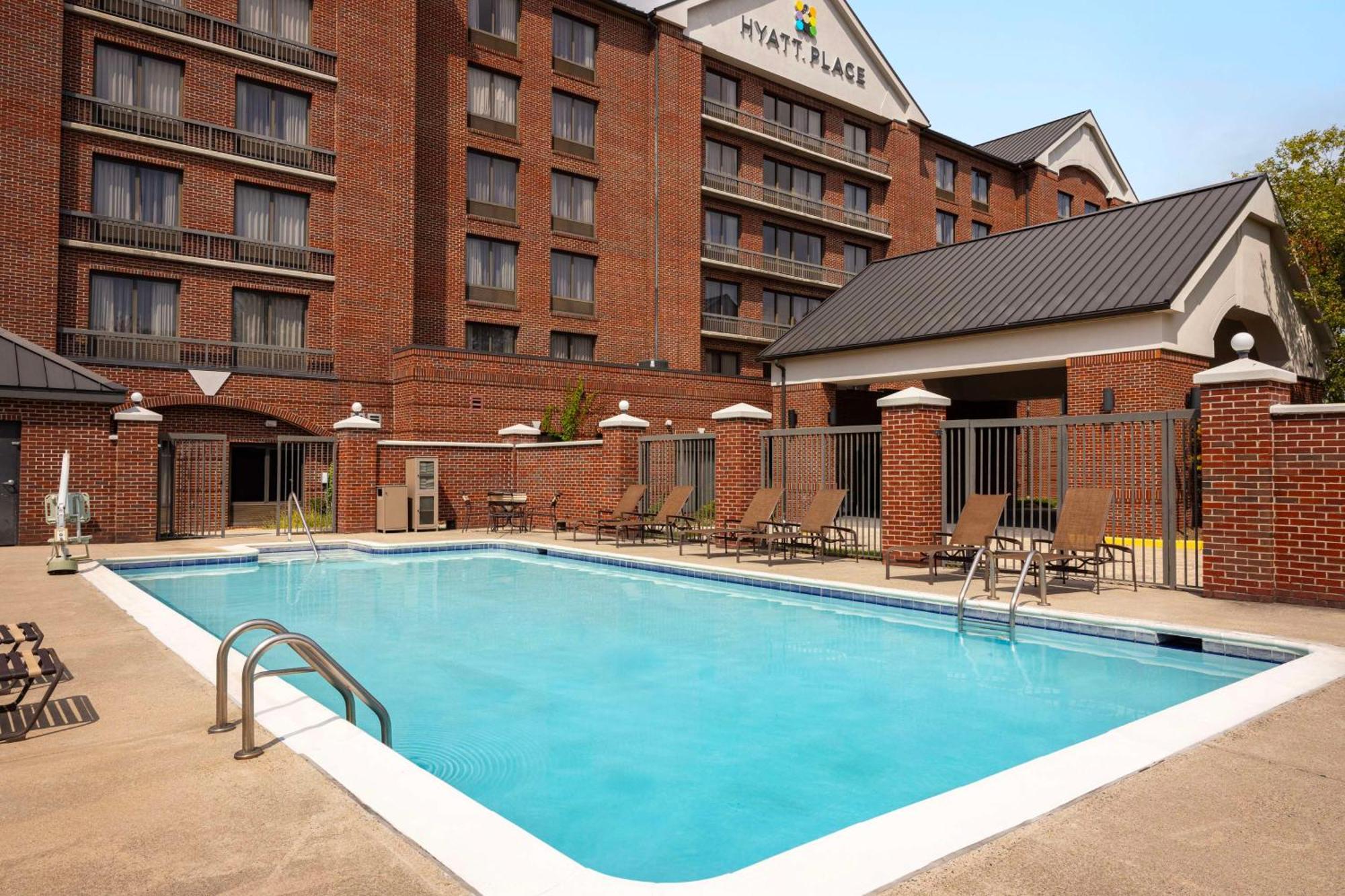 Hyatt Place Chantilly Dulles Airport South Exterior photo
