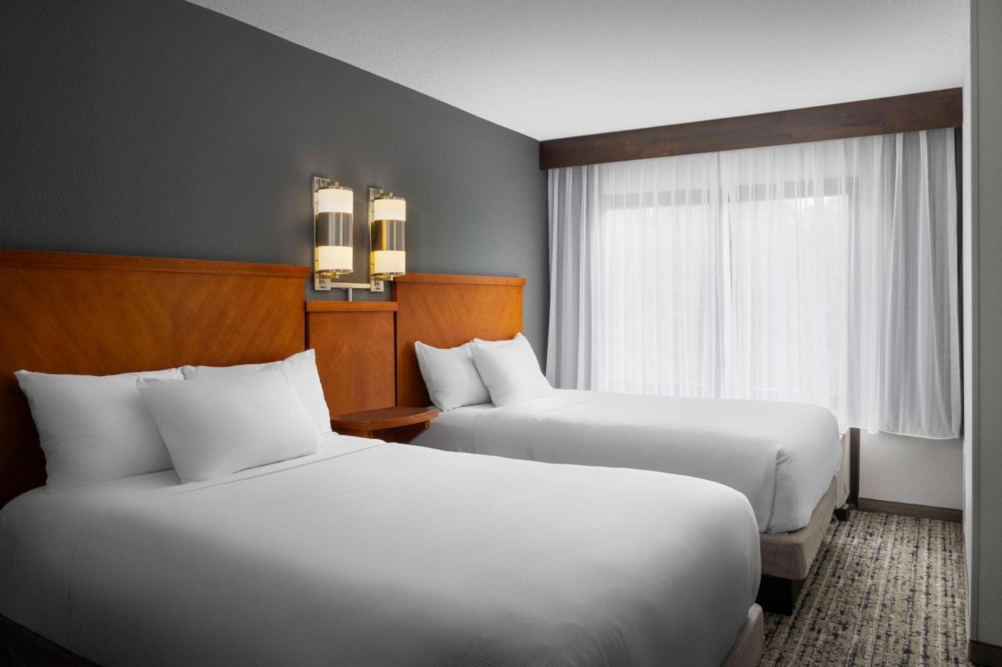 Hyatt Place Chantilly Dulles Airport South Exterior photo