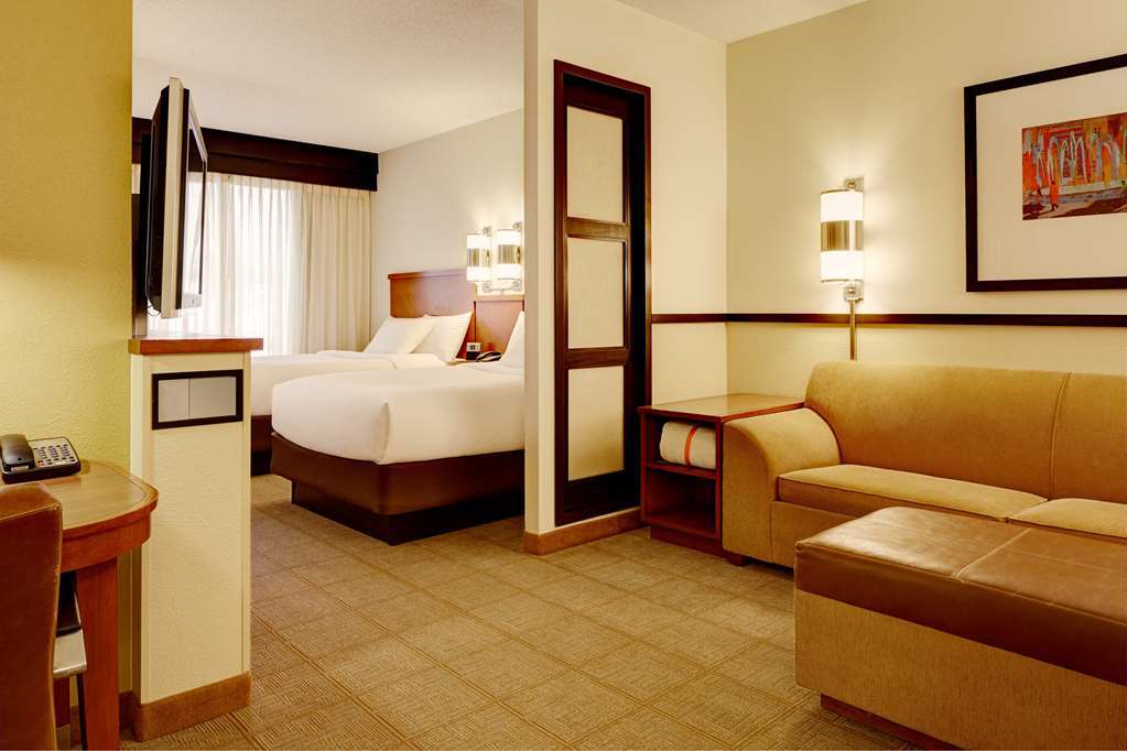 Hyatt Place Chantilly Dulles Airport South Room photo