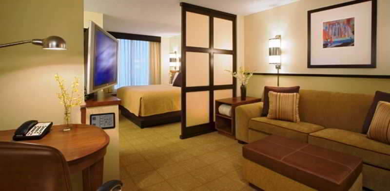 Hyatt Place Chantilly Dulles Airport South Exterior photo